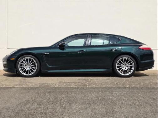 2011 Porsche Panamera 4