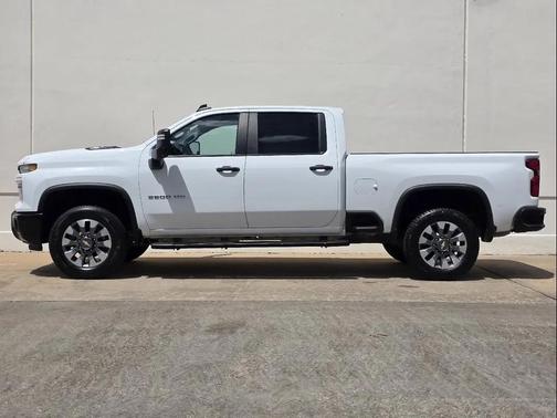 2024 Chevrolet Silverado 2500 Custom