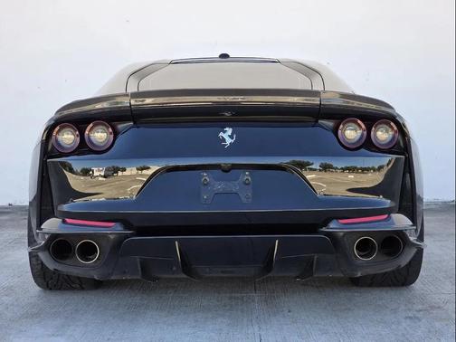 2019 Ferrari 812 Superfast Base