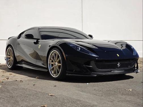 2019 Ferrari 812 Superfast Base