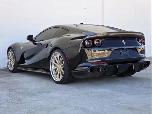 2019 Ferrari 812 Superfast Base
