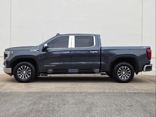 Dark Sky Metallic 2022 GMC Sierra 1500 SLT