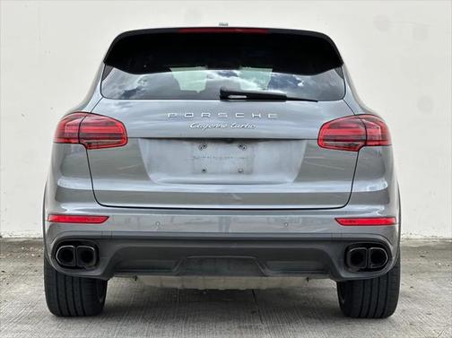 2016 Porsche Cayenne Turbo