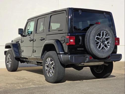 2025 Jeep Wrangler 4-Door Sahara 4x4