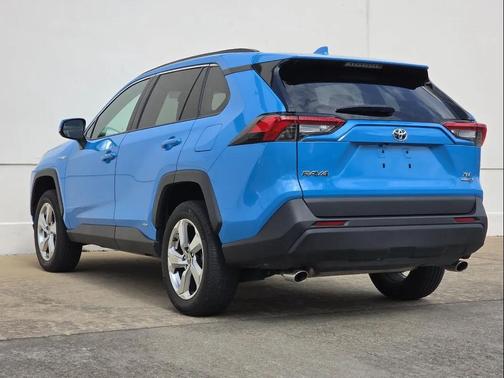 2021 Toyota RAV4 Hybrid XLE Premium