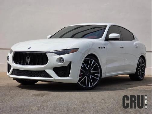 Bianco 2019 Maserati Levante Base