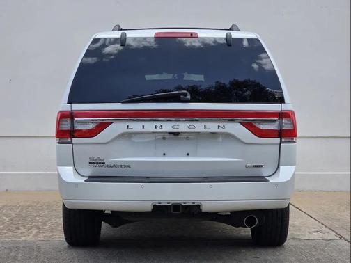 2016 Lincoln Navigator Select