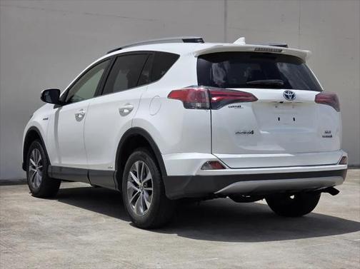 2017 Toyota RAV4 Hybrid LE Plus