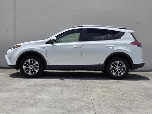 2017 Toyota RAV4 Hybrid LE Plus