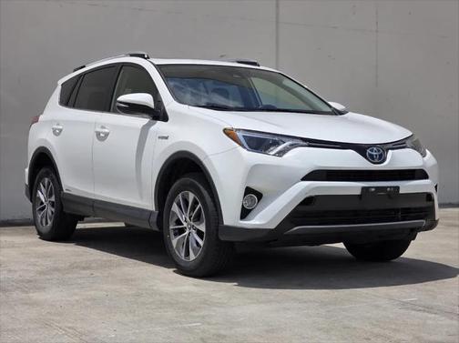2017 Toyota RAV4 Hybrid LE Plus
