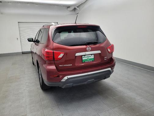 2018 Nissan Pathfinder SV