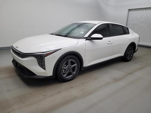 Snow White Pearl 2025 Kia K4 LXS