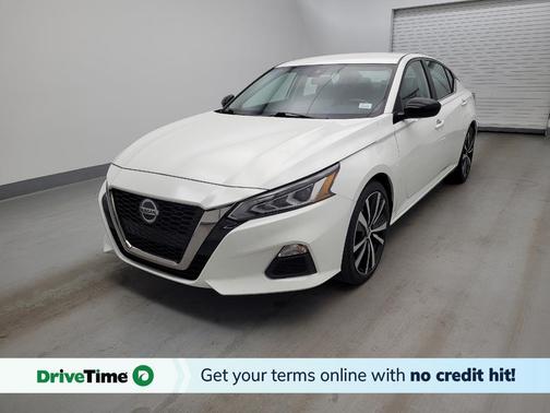 White 2022 Nissan Altima SR FWD