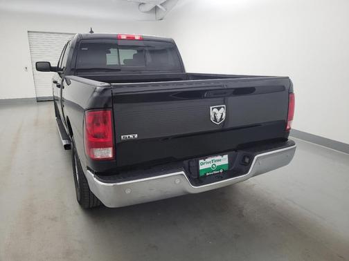 Diamond Black Crystal Pearlcoat 2020 RAM 1500 Classic SLT