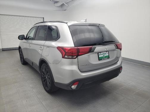 2020 Mitsubishi Outlander LE