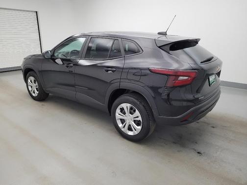 Mosaic Black Metallic 2024 Chevrolet Trax LS