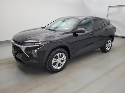 Mosaic Black Metallic 2024 Chevrolet Trax LS