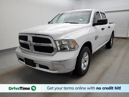 Bright White Clearcoat 2022 RAM 1500 Classic SLT