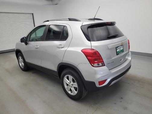 Silver Ice Metallic 2022 Chevrolet Trax LT