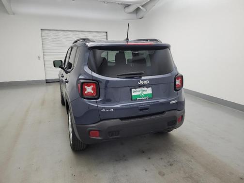 Slate Blue Pearlcoat 2022 Jeep Renegade Latitude