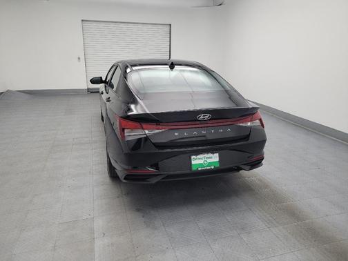 2023 Hyundai ELANTRA SE