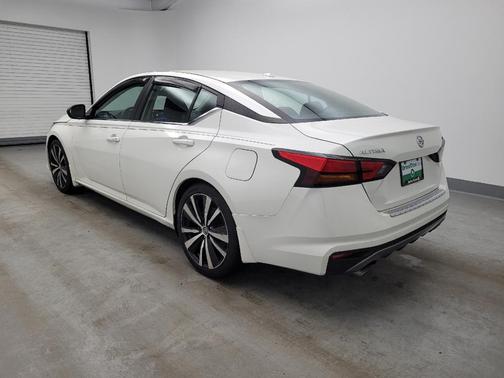 White 2019 Nissan Altima 2.5 SR