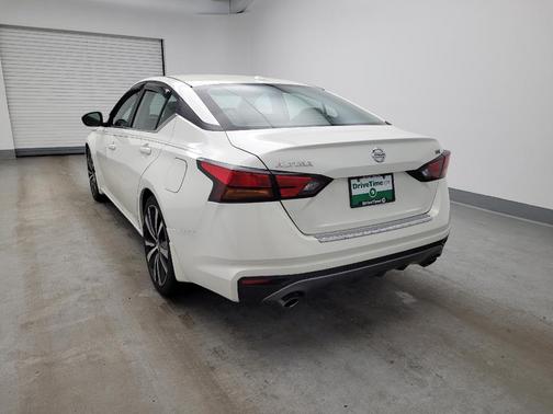 White 2019 Nissan Altima 2.5 SR