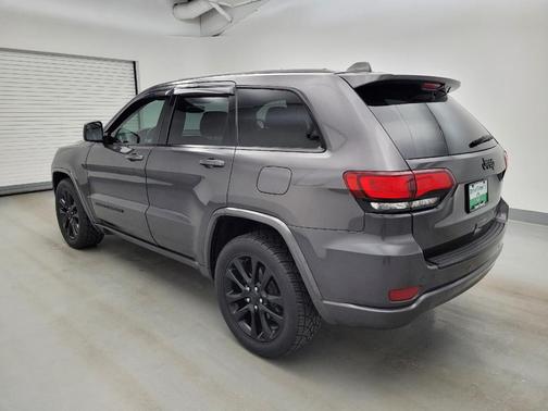 Granite Crystal Metallic Clearcoat 2018 Jeep Grand Cherokee Altitude