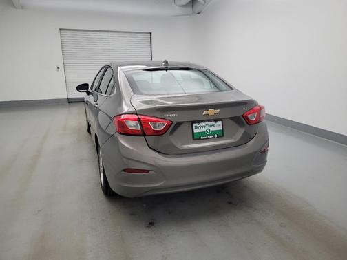 Gray 2018 Chevrolet Cruze LT
