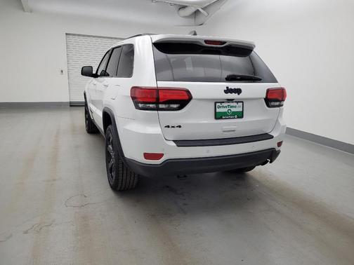Bright White Clearcoat 2020 Jeep Grand Cherokee Upland