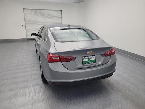 Sterling Gray Metallic 2024 Chevrolet Malibu FWD 1LT
