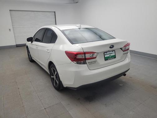 Crystal White Pearl 2019 Subaru Impreza 2.0i Premium