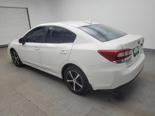 Crystal White Pearl 2019 Subaru Impreza 2.0i Premium