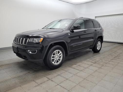Diamond Black Crystal Pearlcoat 2019 Jeep Grand Cherokee Laredo