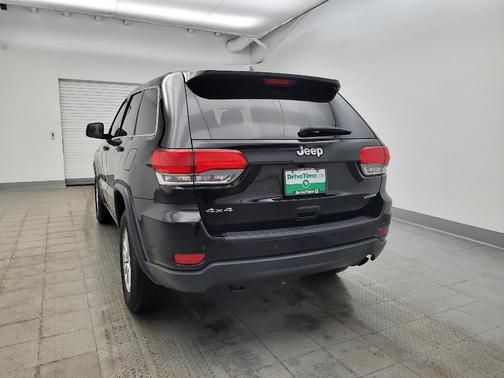 Diamond Black Crystal Pearlcoat 2019 Jeep Grand Cherokee Laredo