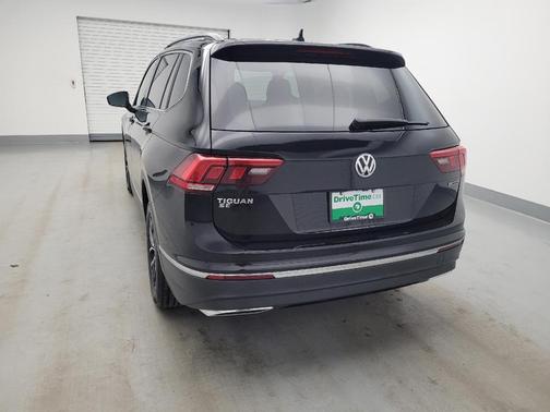 Deep Black Pearl 2021 Volkswagen Tiguan 2.0T SEL