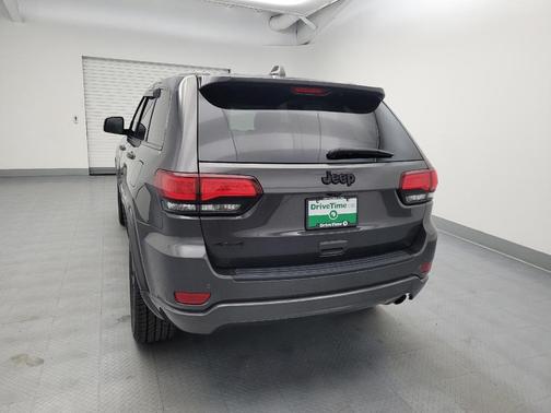 Granite Crystal Metallic Clearcoat 2020 Jeep Grand Cherokee Altitude