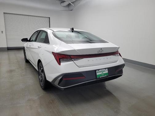 2025 Hyundai ELANTRA SEL