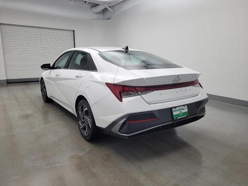 2025 Hyundai ELANTRA SEL