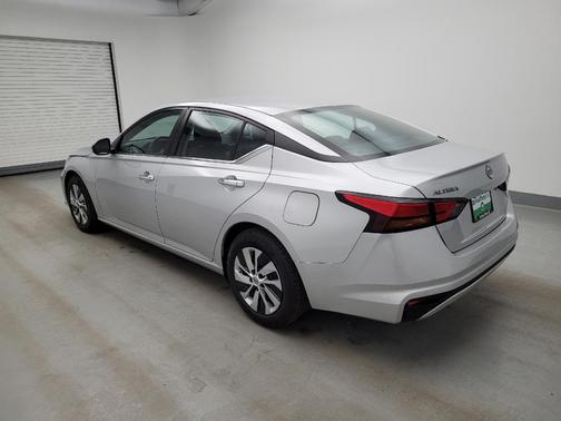 Brilliant Silver Metallic 2023 Nissan Altima S FWD