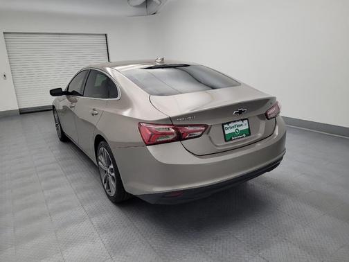 Mineral Gray Metallic 2022 Chevrolet Malibu FWD LT