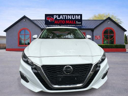 Glacier White 2019 Nissan Altima 2.5 S