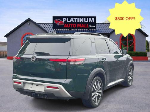 Obsidian Green Pearl/Super Black 2022 Nissan Pathfinder Platinum 4WD