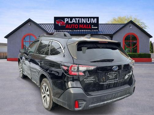 Crystal Black Silica 2022 Subaru Outback Premium