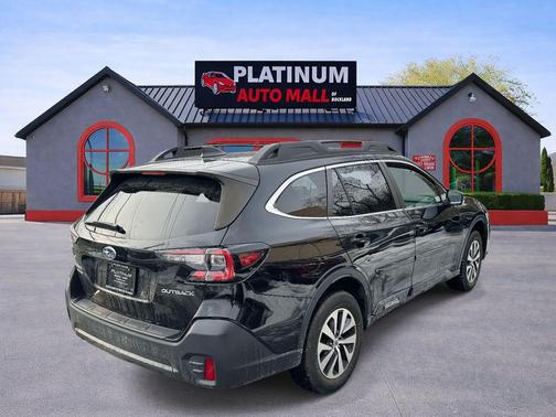 Crystal Black Silica 2022 Subaru Outback Premium