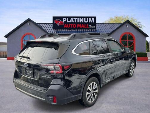 Crystal Black Silica 2022 Subaru Outback Premium