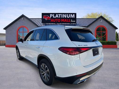 White 2024 Mercedes-Benz GLC 300 4MATIC