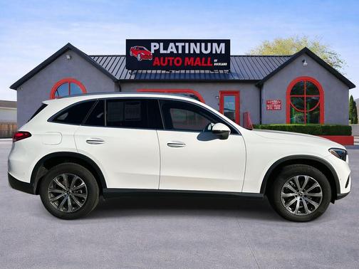 White 2024 Mercedes-Benz GLC 300 4MATIC