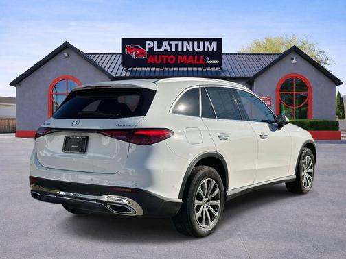 White 2024 Mercedes-Benz GLC 300 4MATIC