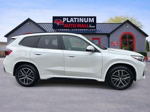 Mineral White Metallic 2023 BMW X1 xDrive28i